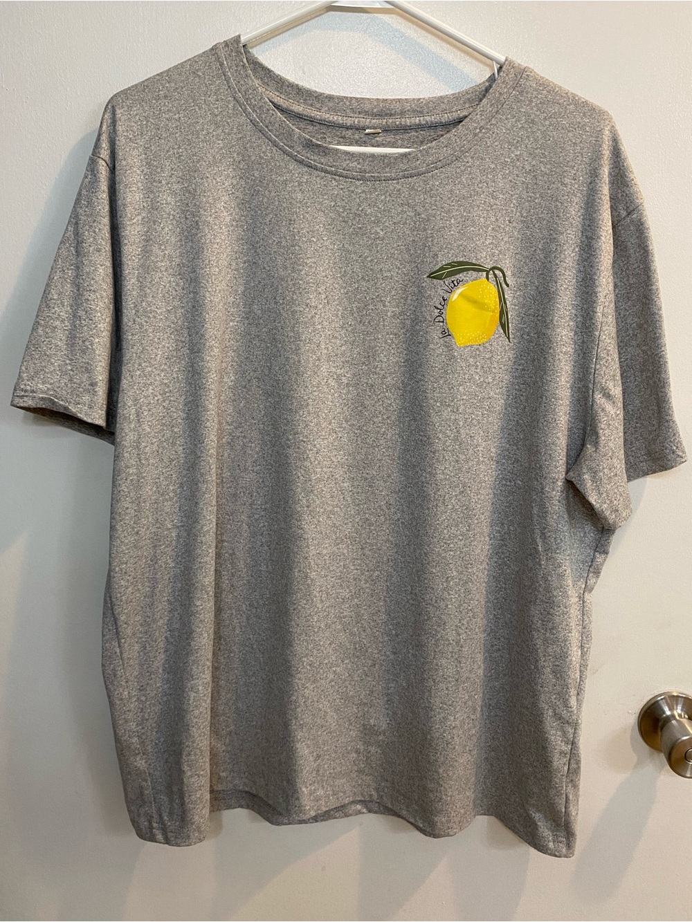 Gray Crewneck T-Shirt with Graphic, reads Limicello La Dolce Vita, size 2X